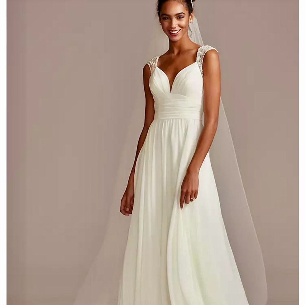 Elegant White Sleeveless Dress